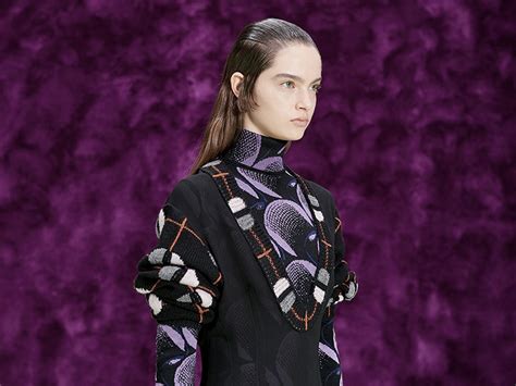 Prada: il racconto della sfilata Autunno Inverno 2021